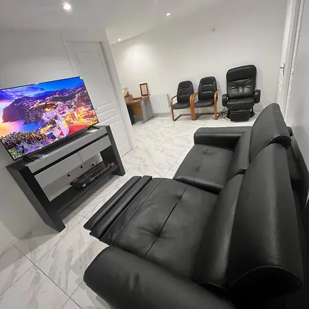 Dans Un Casa de hóspedes Ormesson-sur-Marne